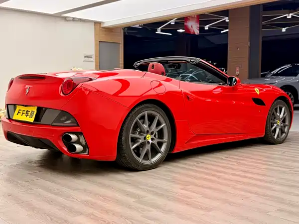 Ferrari California T 2011