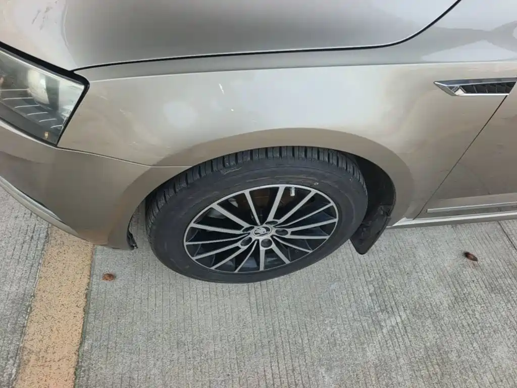 Skoda Octavia 2018 — фото 23
