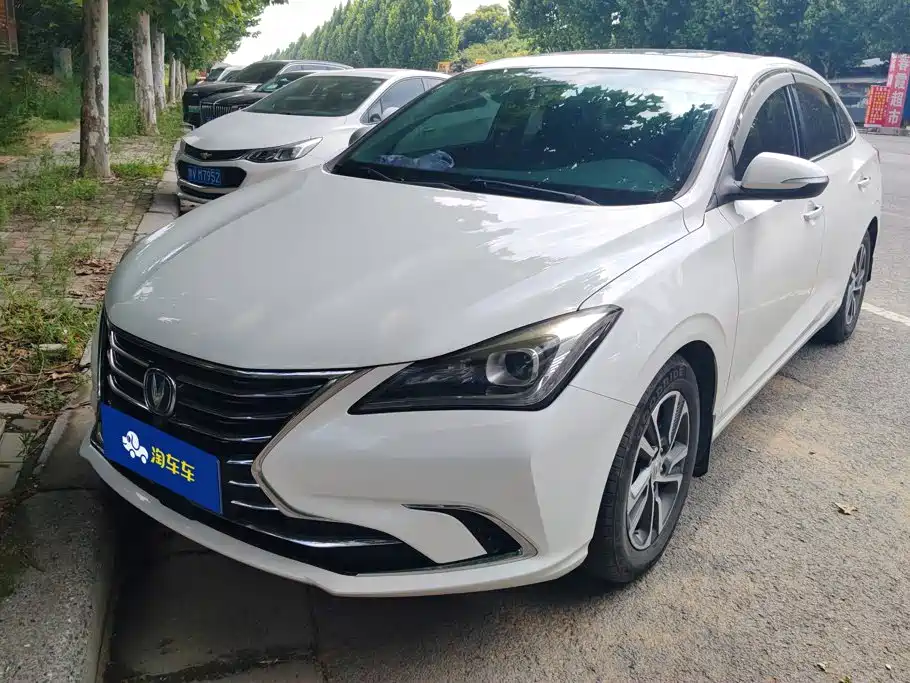 Changan Eado 2018 — фото 1
