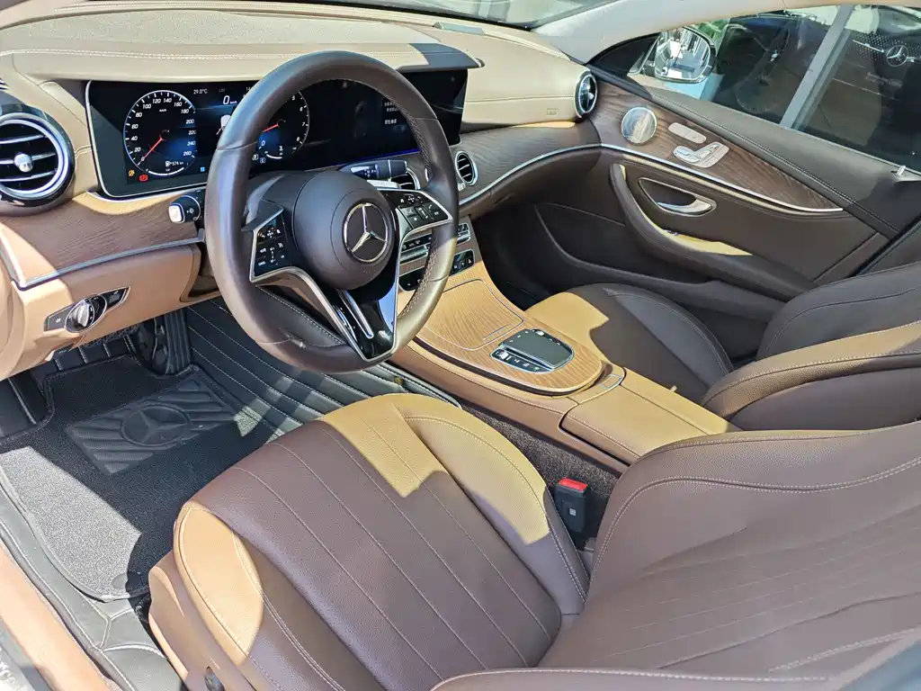 Mercedes-Benz E-Class 2023 — фото 6