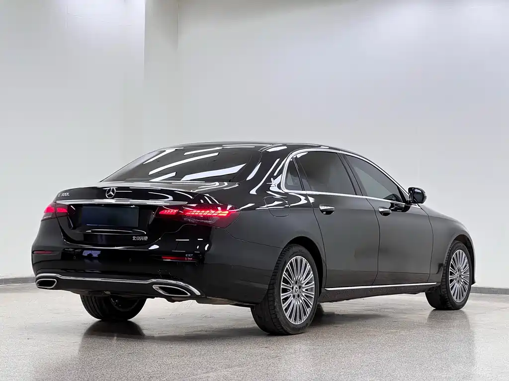 Mercedes-Benz E-Class 2023 — фото 5