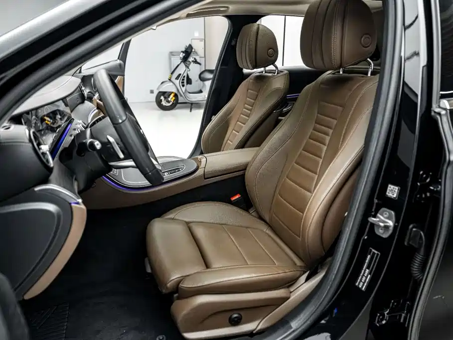 Mercedes-Benz E-Class 2020 — фото 22