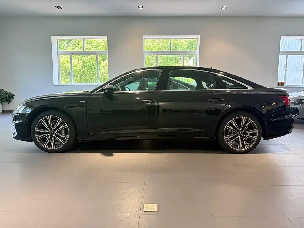 Audi A6L 2025 — фото 4