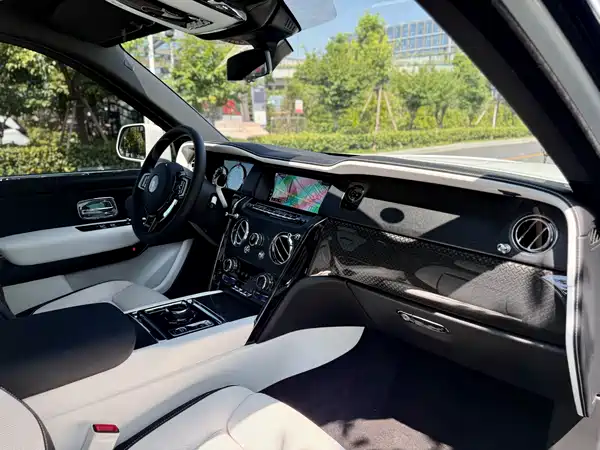 Rolls-Royce Cullinan 2023
