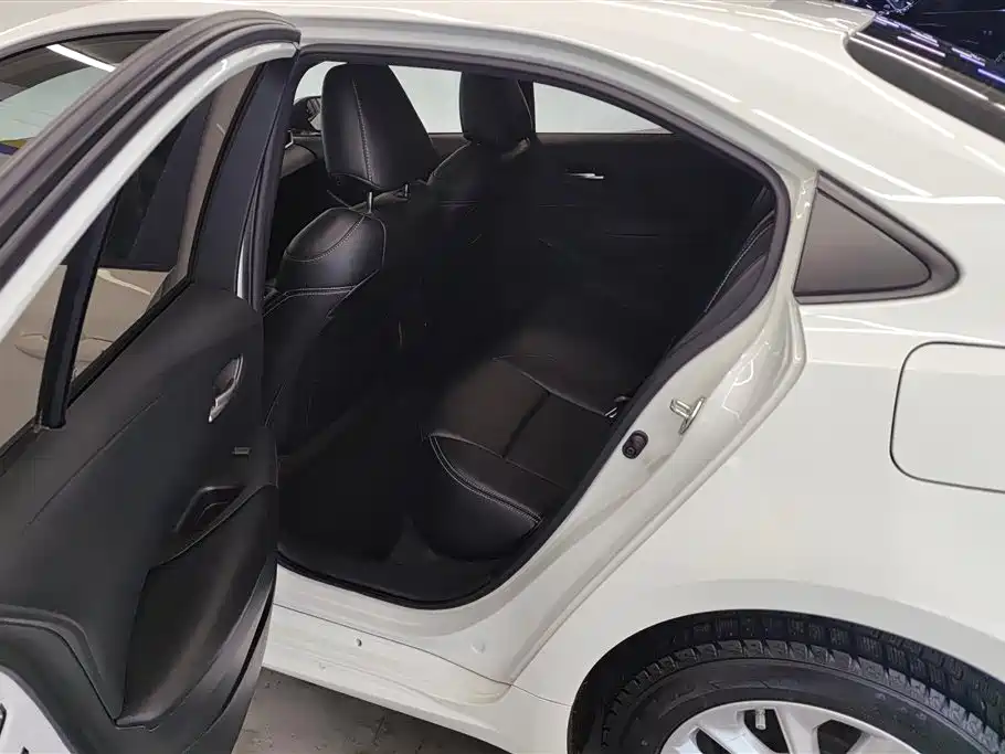 Toyota Corolla 2022 — фото 11