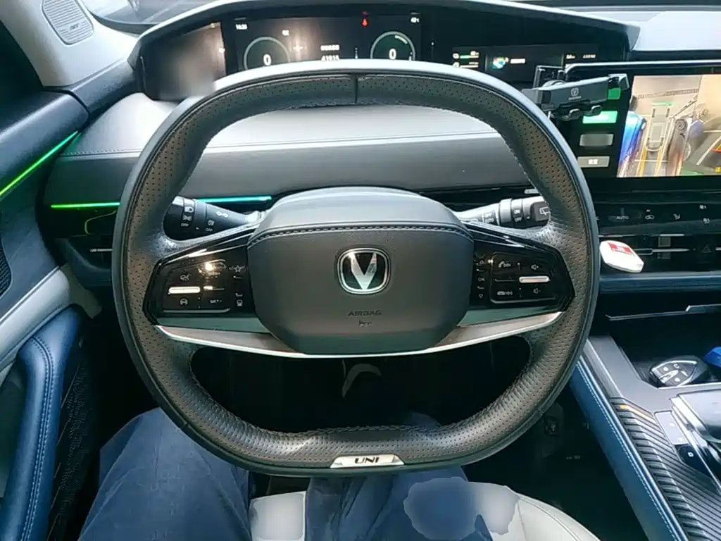 Changan UNI-K Smart Electronic Idd 2024 — фото 11