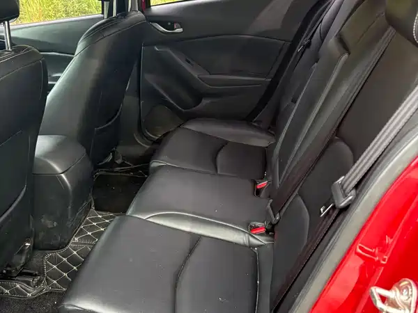Mazda 3 Axela 2016