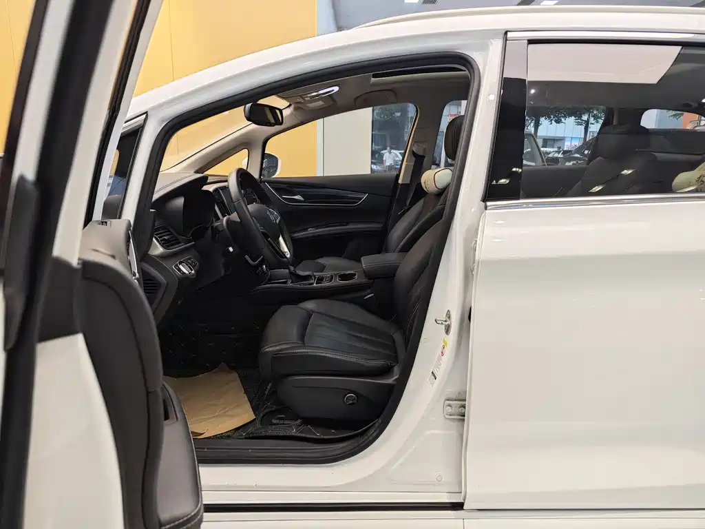 BYD MAX 2019 — фото 13