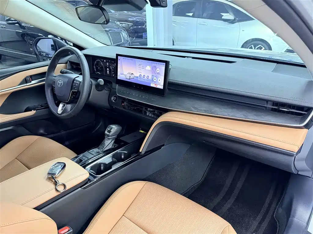 Toyota Camry 2024 — фото 13