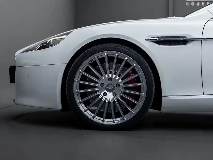 Aston Martin Rapide 2017 — фото 5
