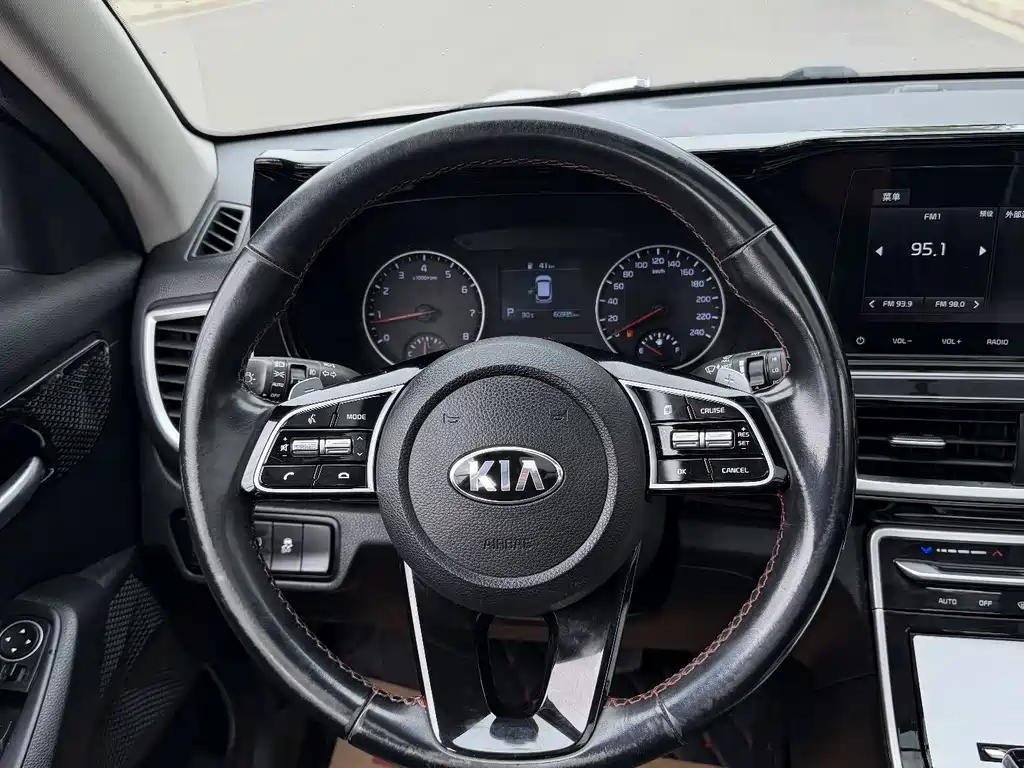 Kia KX3 Proud Running 2021 — фото 8