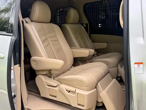 Toyota Previa 2015
