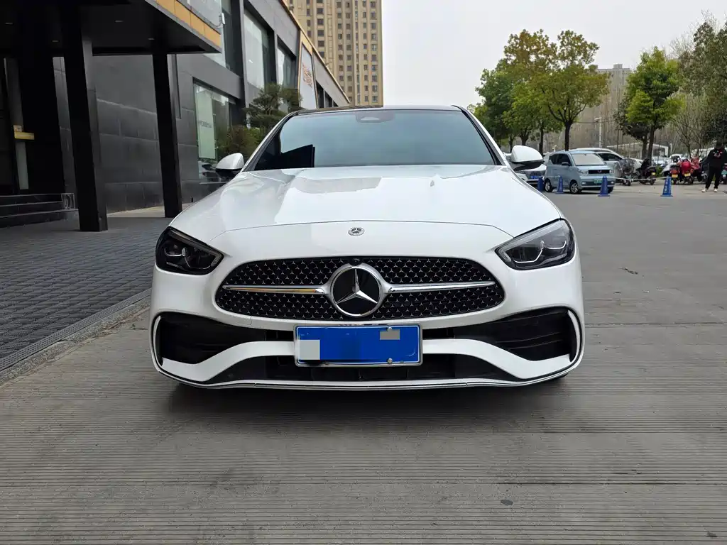 Mercedes-Benz C-Class 2023 — фото 2