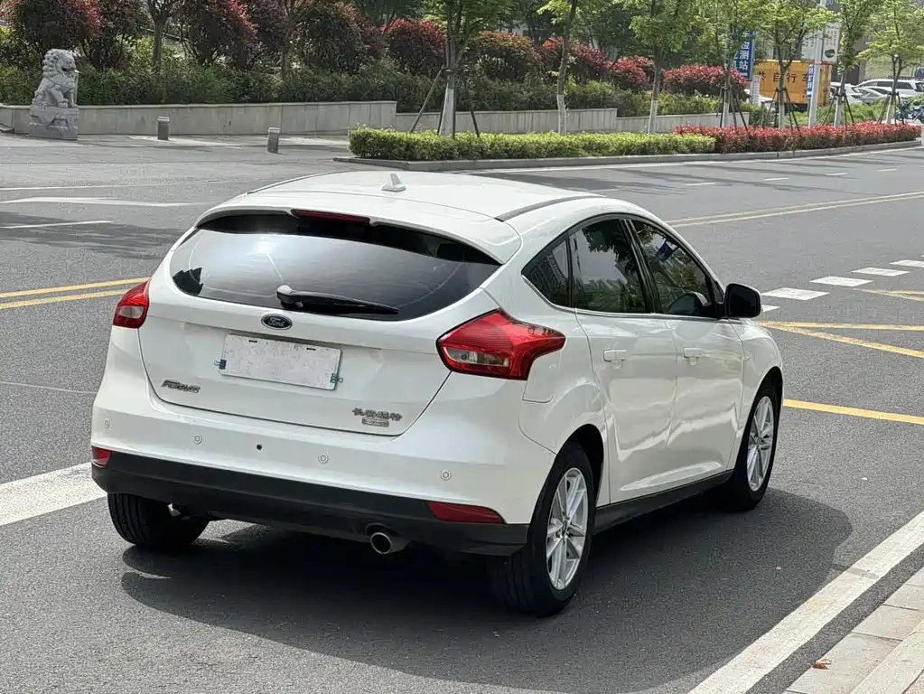 Ford Focus 2017 — фото 6