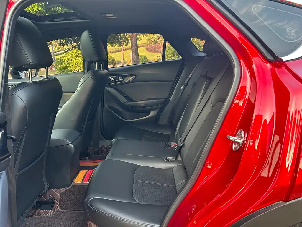 Mazda CX-4 2023 — фото 11