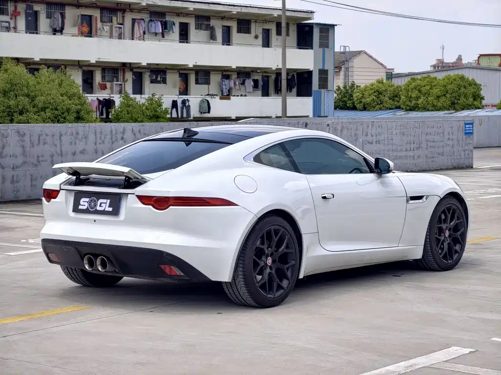 Jaguar F-TYPE 2017 — фото 14