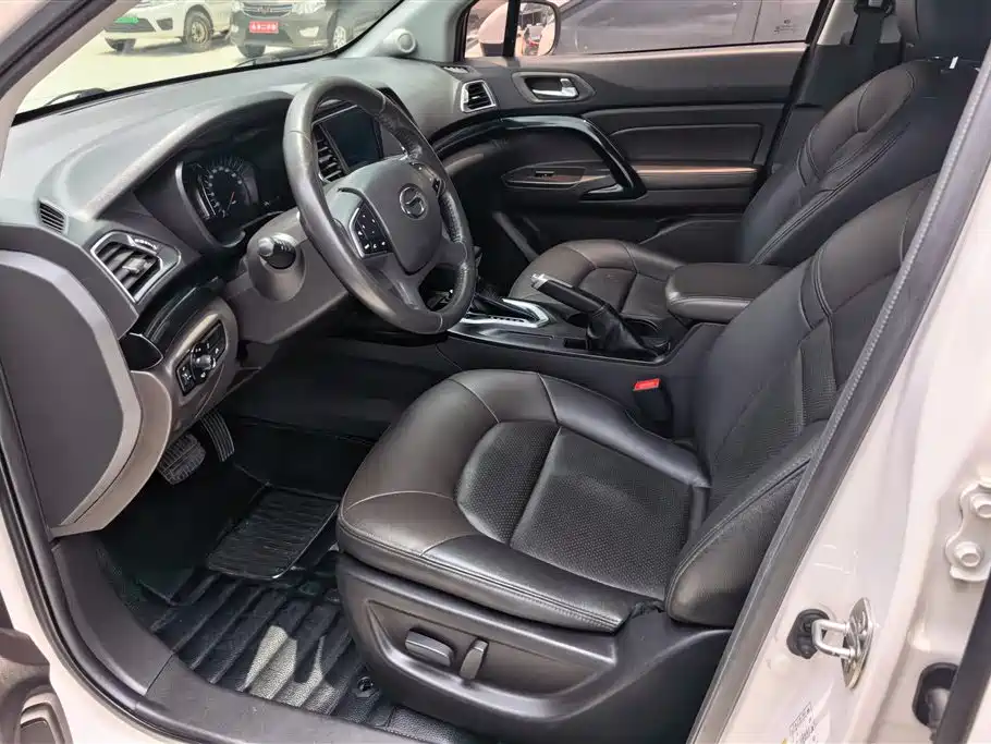 GAC Motor Trumpchi GS4 2015 — фото 9