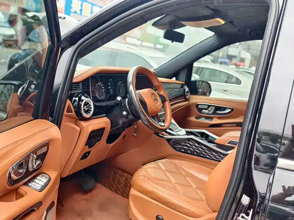 Mercedes-Benz Vito 2024