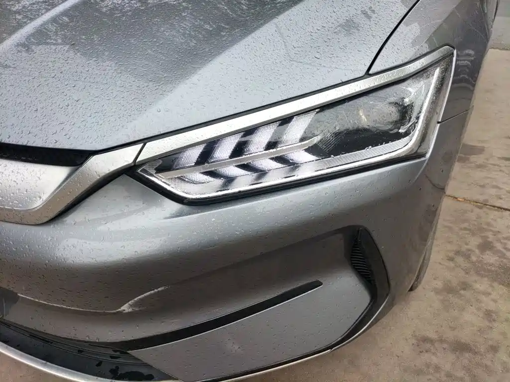 BYD Qin PLUS 2022 — фото 18