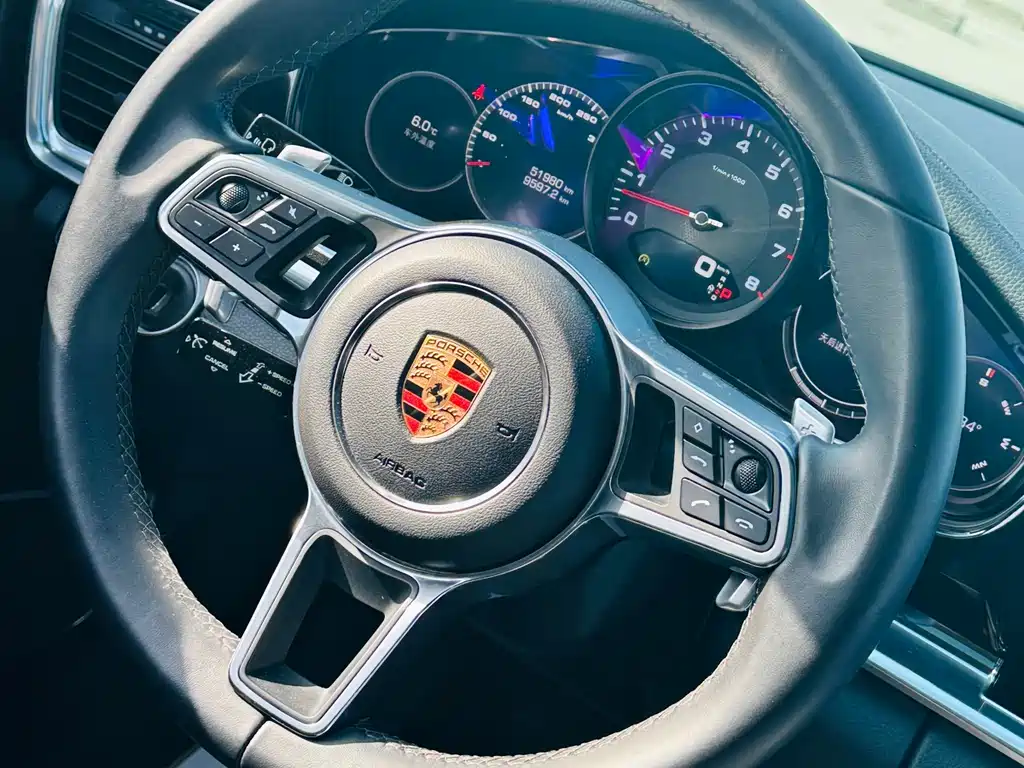 Porsche Panamera 2018 — фото 19
