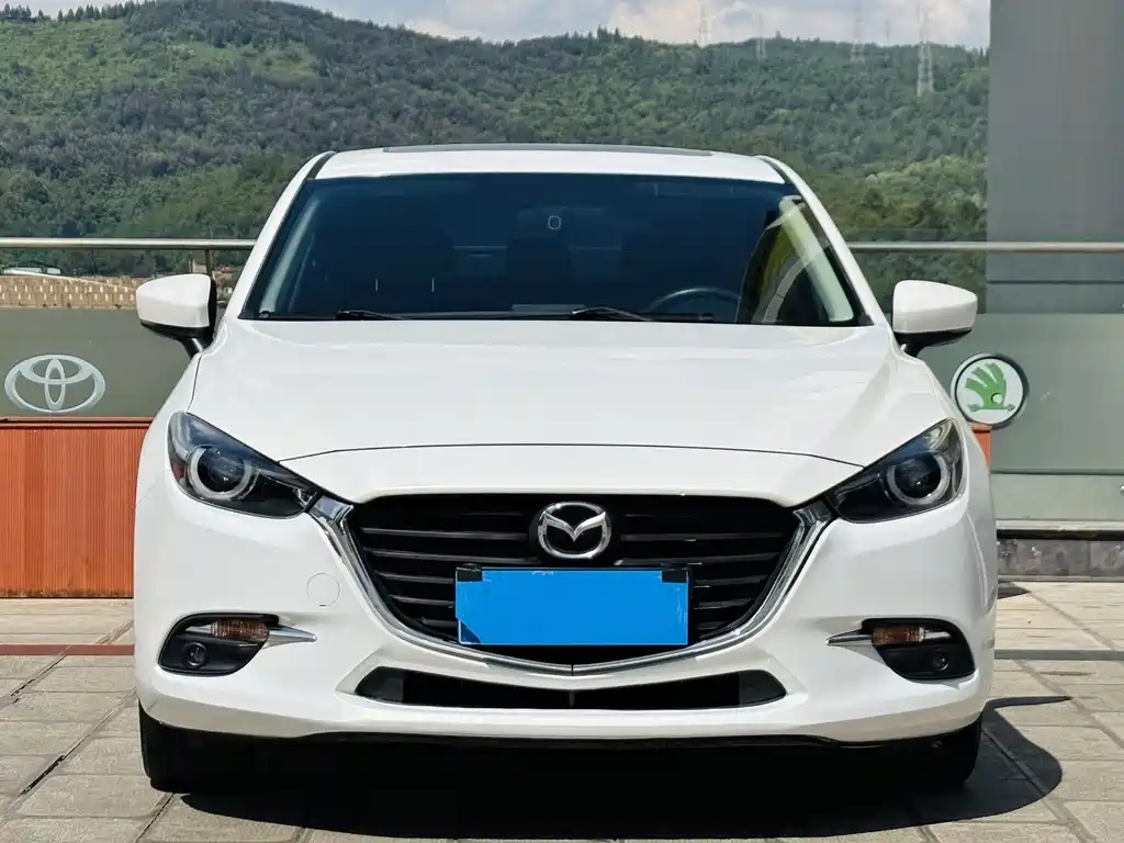 Mazda 3 Axela 2018 — фото 2