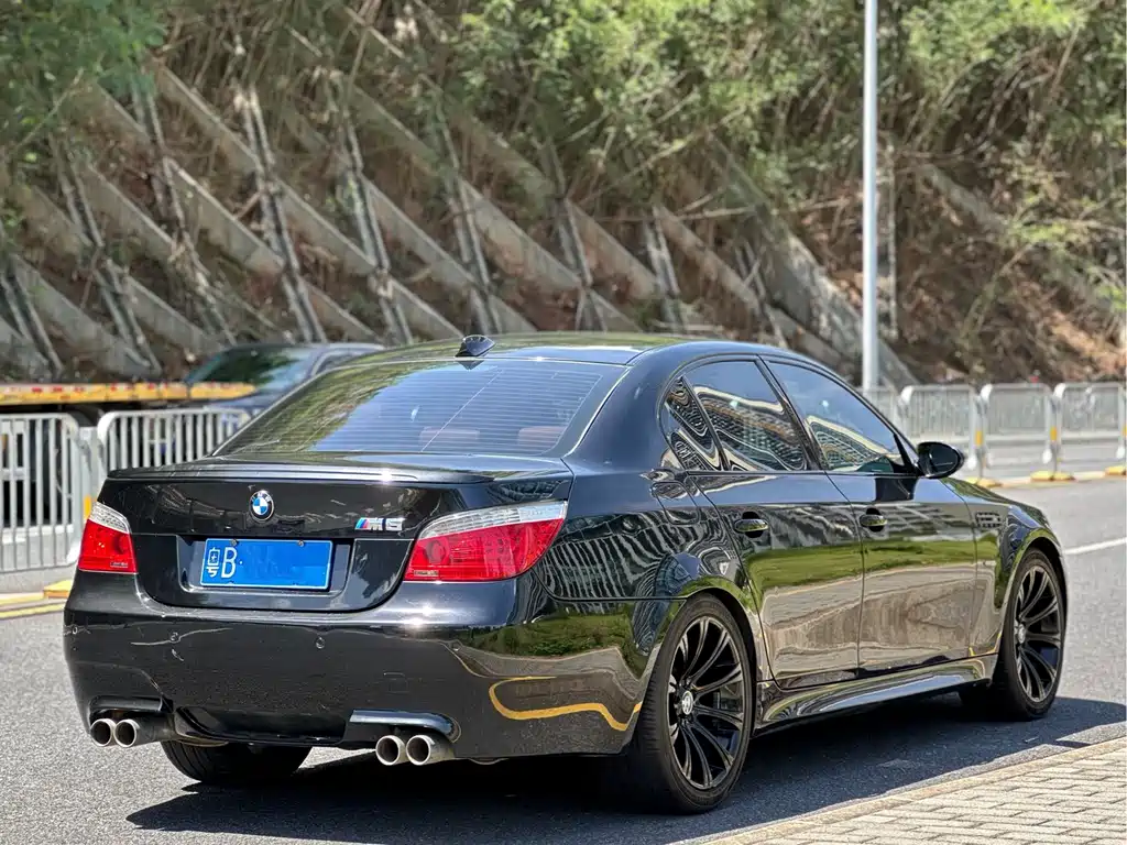 BMW M5 2007 — фото 13