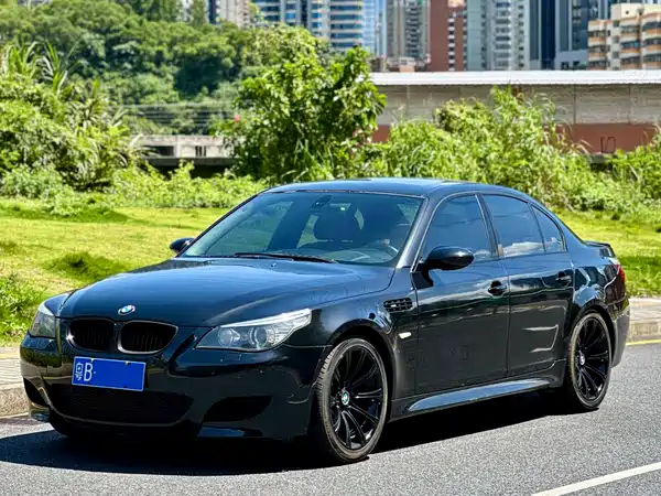 BMW M5 2005