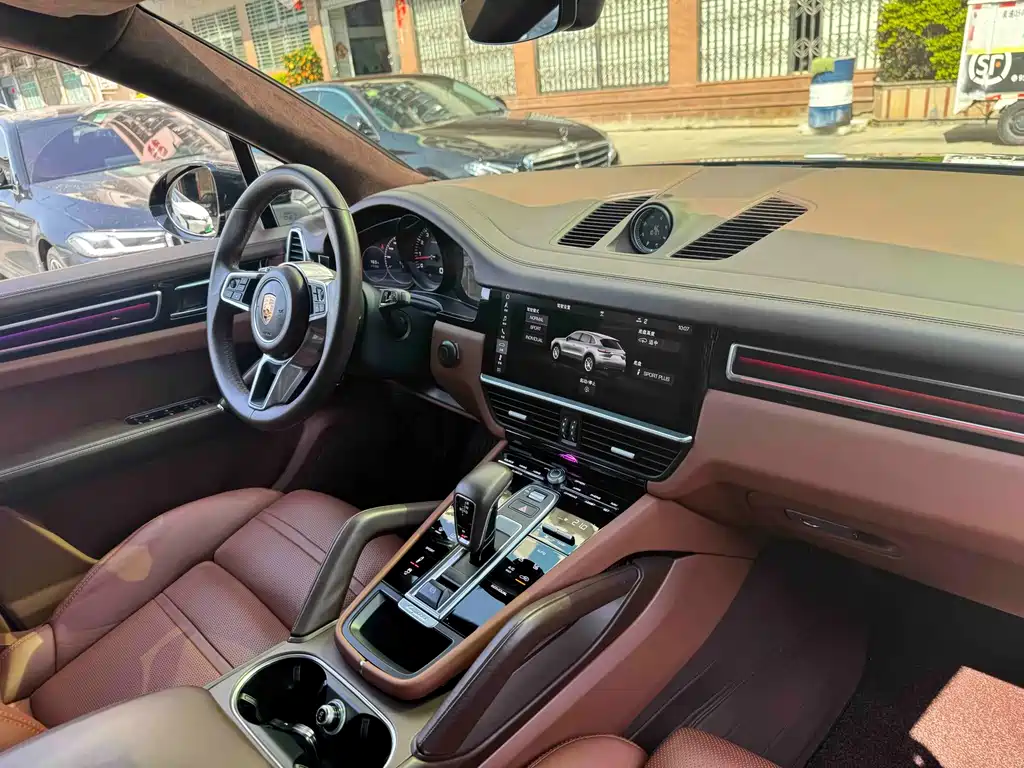 Porsche Cayenne 2018 — фото 10