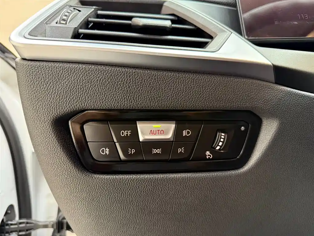 BMW 3 Series 2023 — фото 15