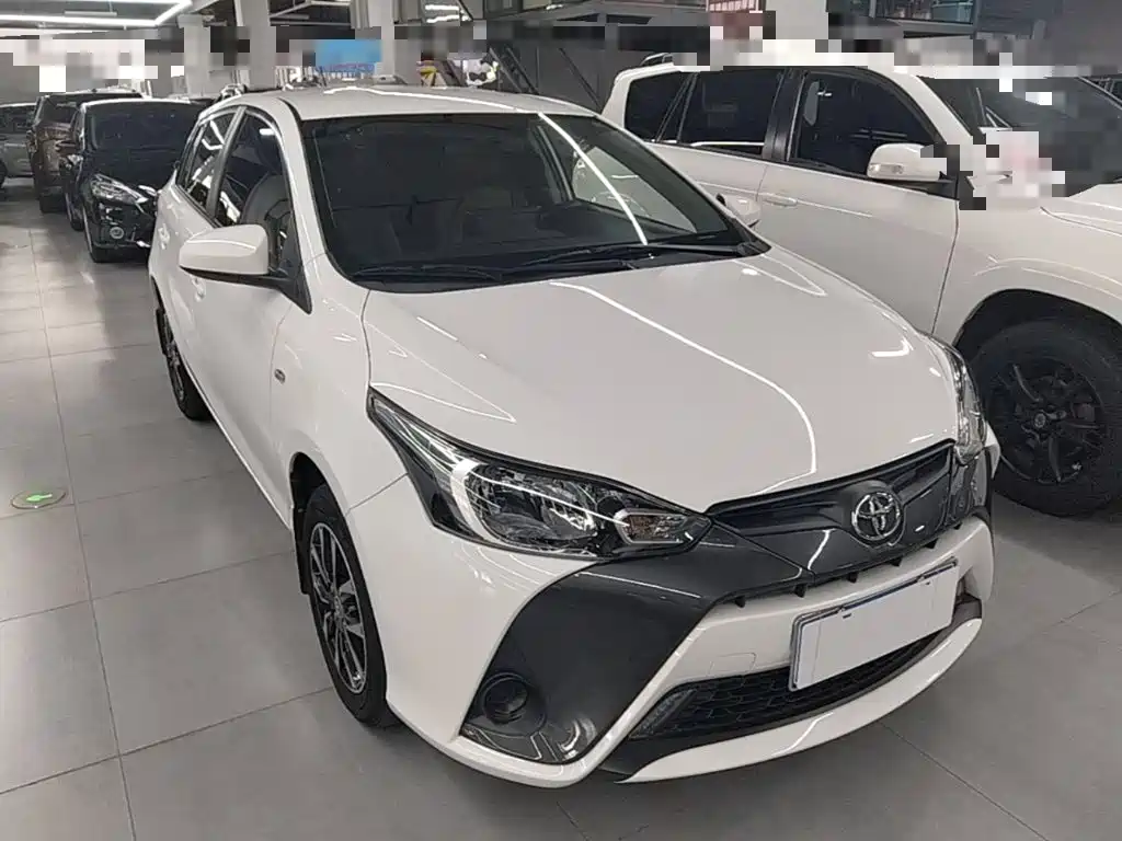 Toyota Yaris L 2021