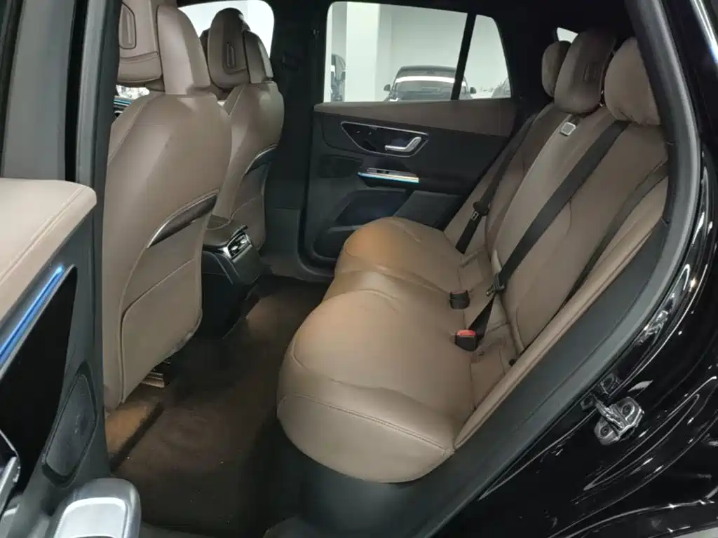 Mercedes-Benz EQE SUV 2023 — фото 17