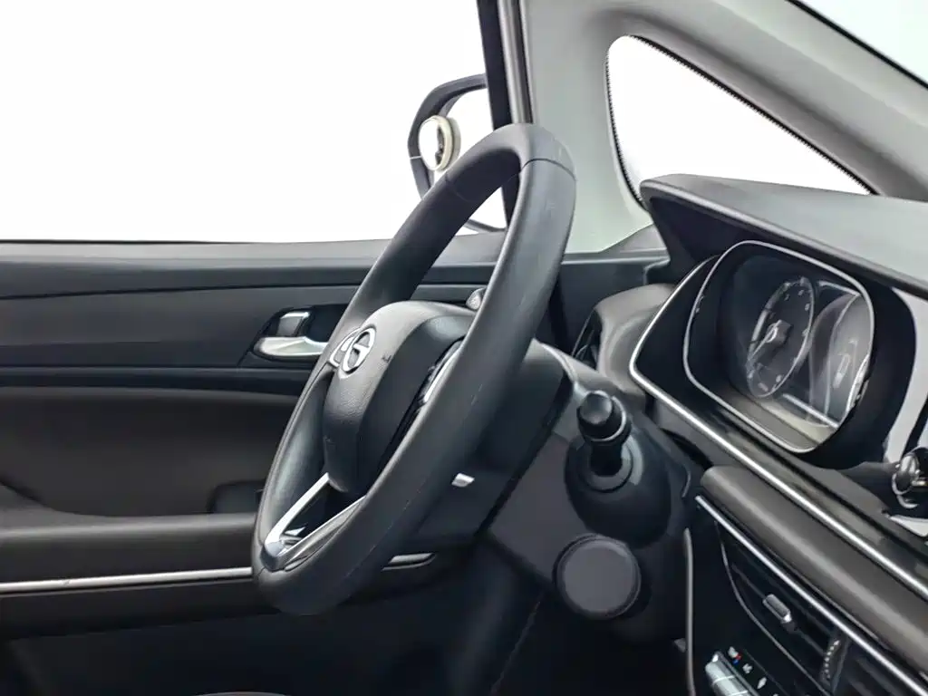 GAC Trumpchi M6 2019 — фото 22