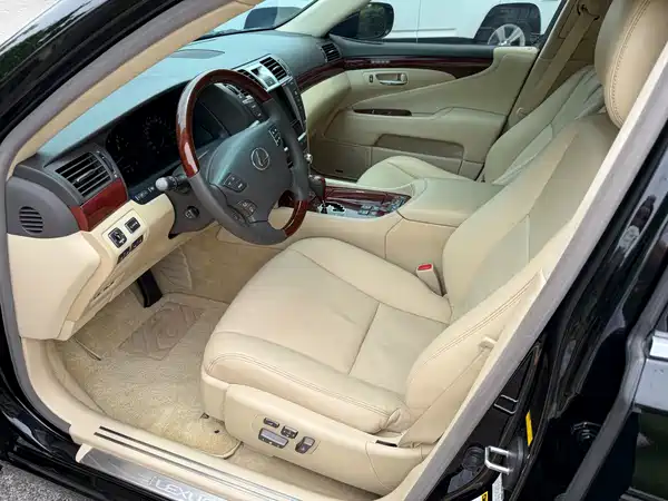 Lexus LS 2010