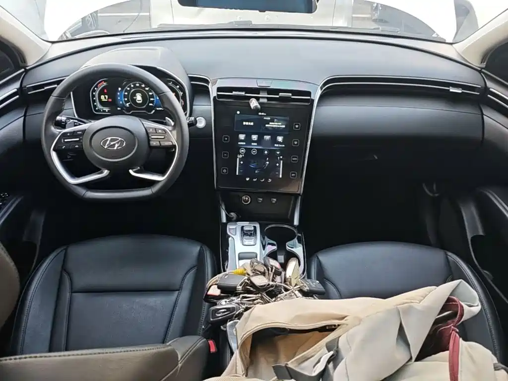 Hyundai Tucson 2023 — фото 10