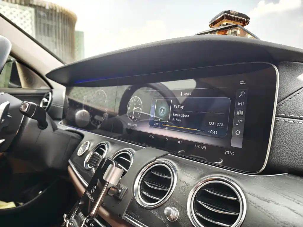 Mercedes-Benz E-Class 2017 — фото 21