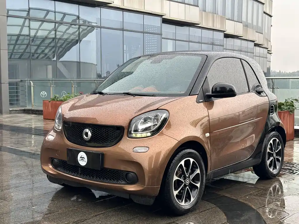smart fortwo 2016 — фото 1