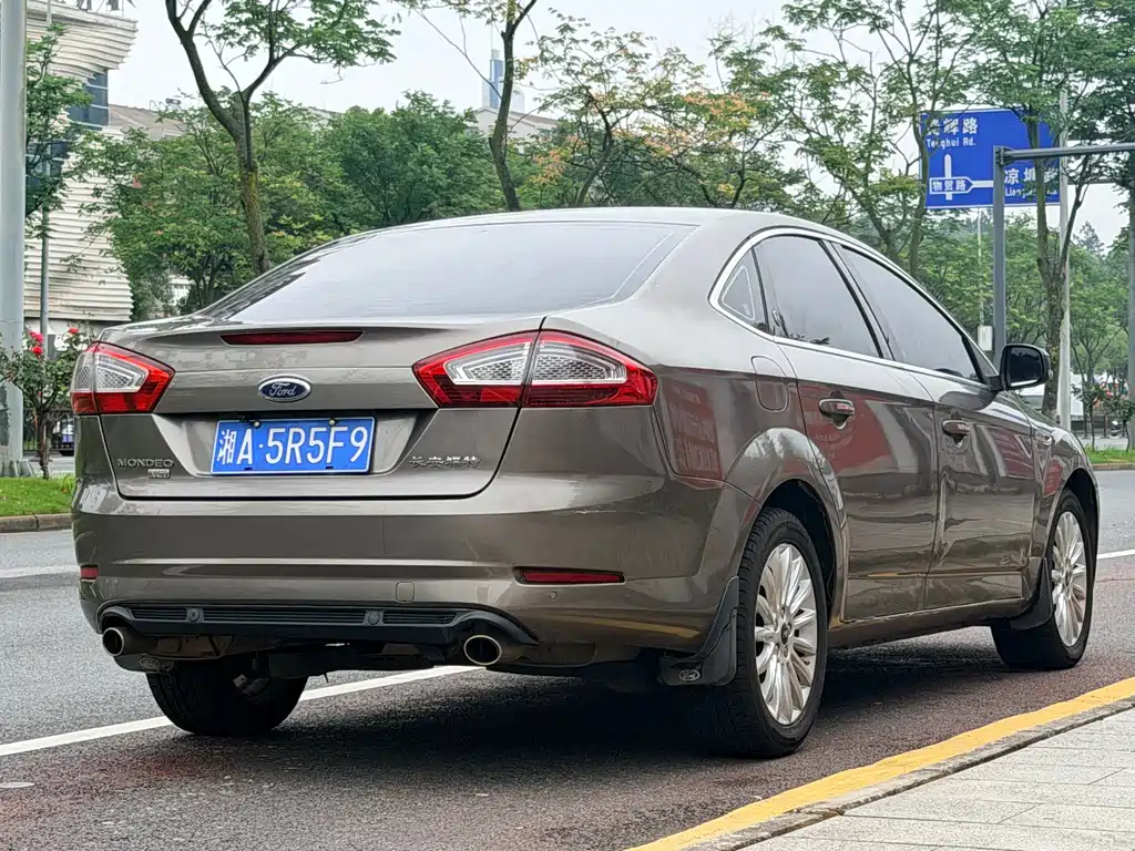 Ford Mondeo 2014 — фото 5