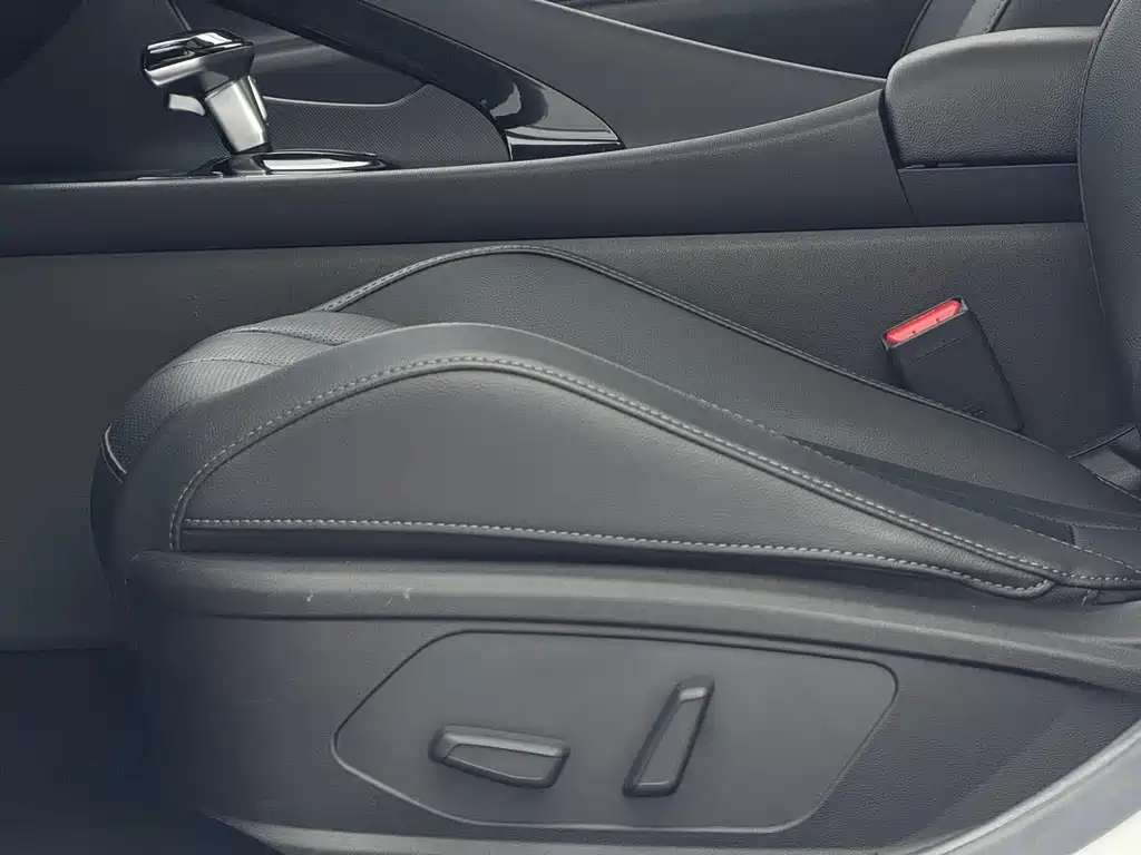 Hyundai Elantra 2021 — фото 21