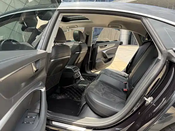 Audi A7L 2024