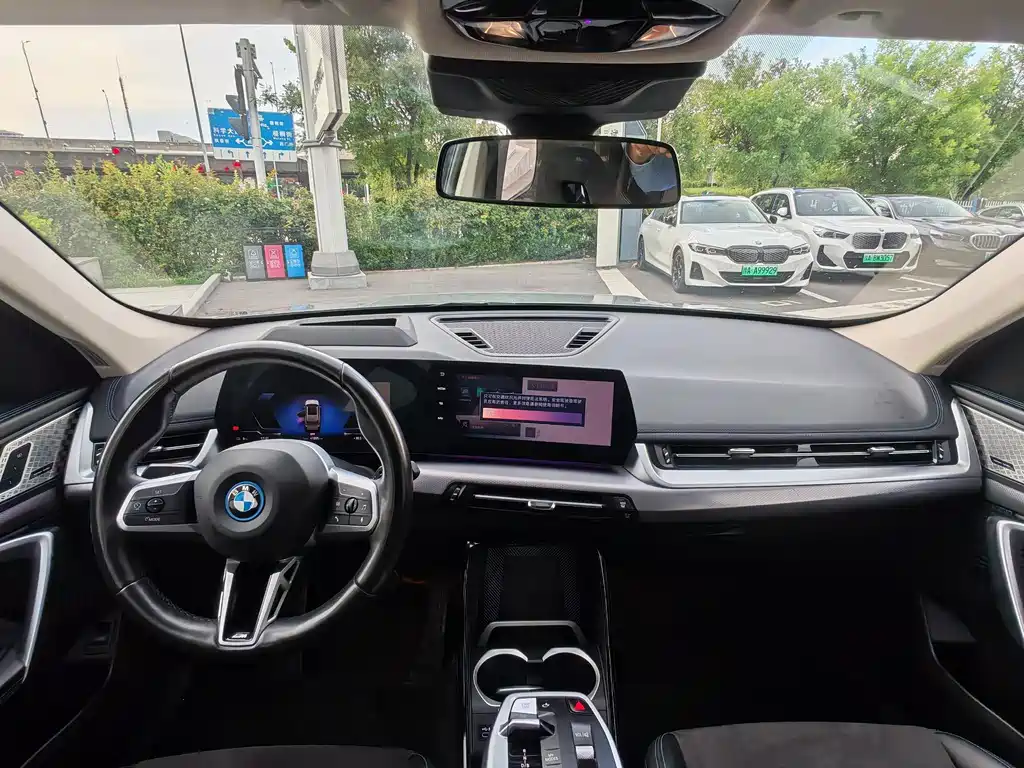 BMW iX1 2023 — фото 15