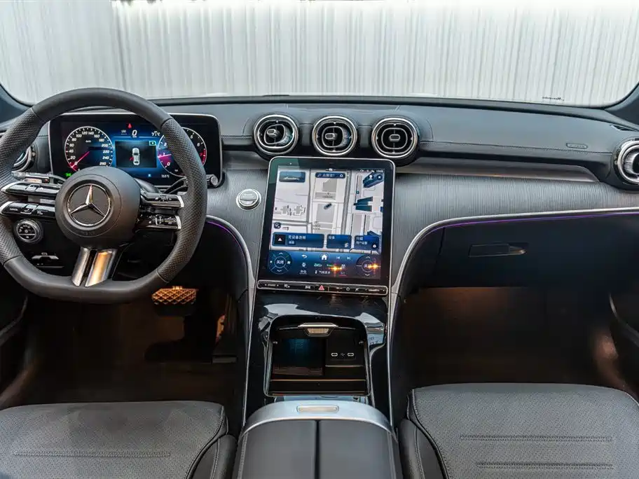 Mercedes-Benz C-Class 2024 — фото 11