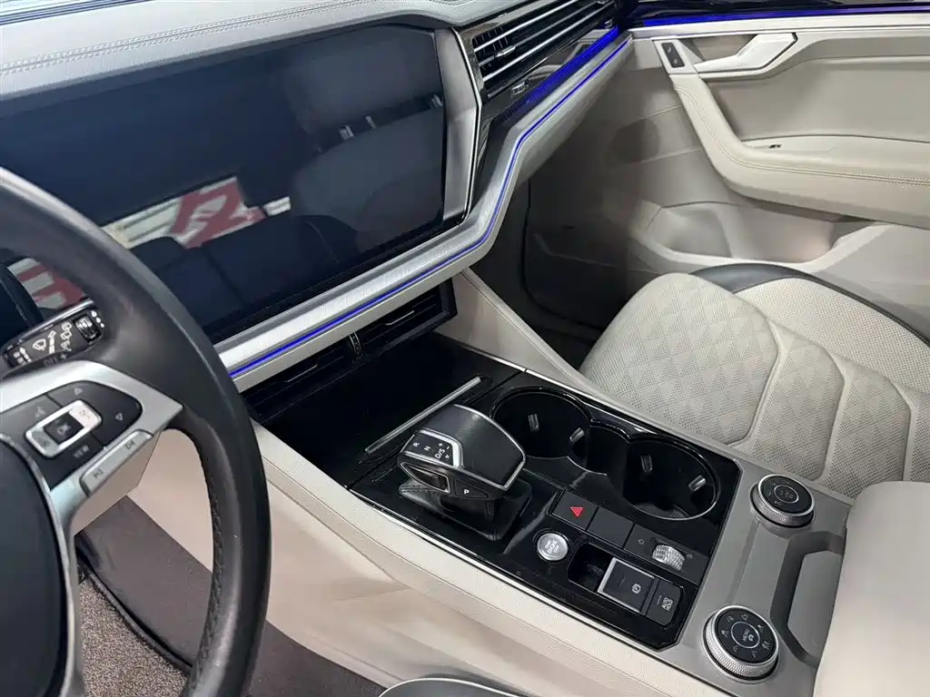 Volkswagen Touareg 2019 — фото 15
