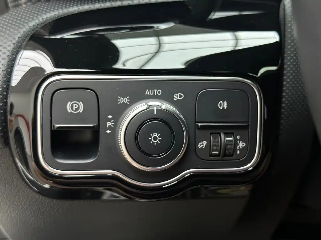 Mercedes-Benz A-Class 2022 — фото 12