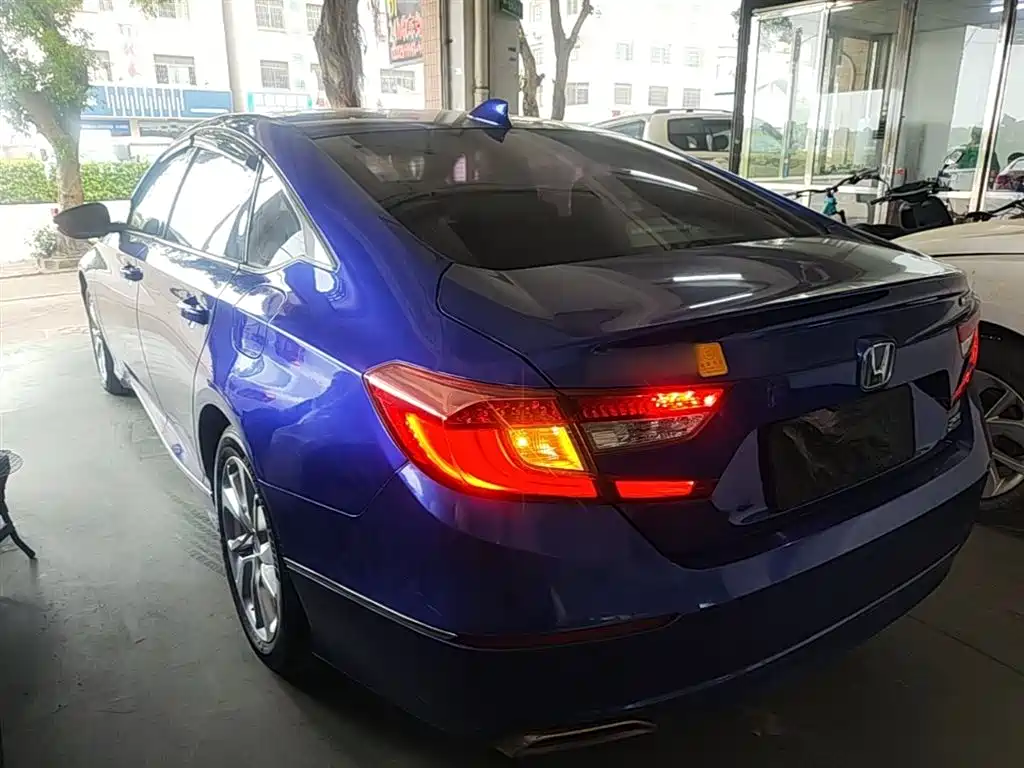 Honda Accord 2019 — фото 5