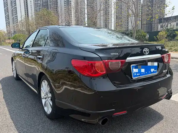 Toyota Reiz 2010