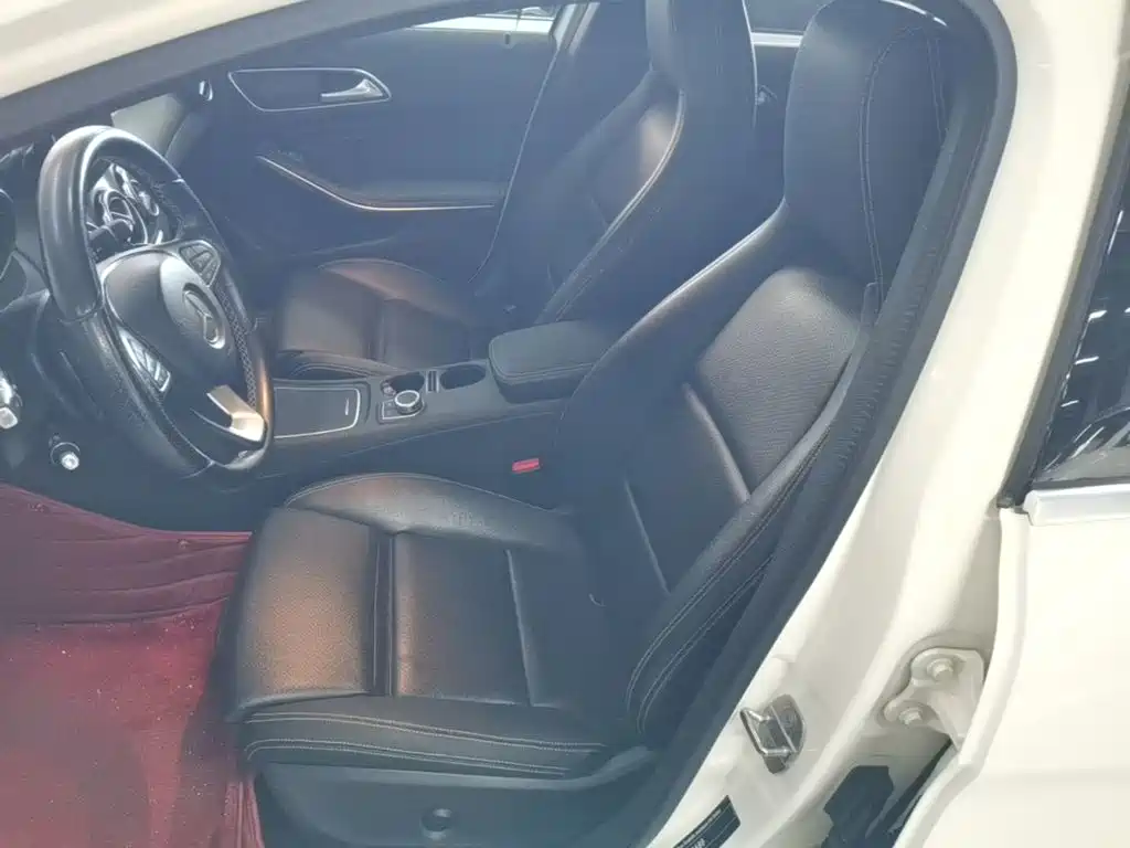 Mercedes-Benz GLA 2018 — фото 15