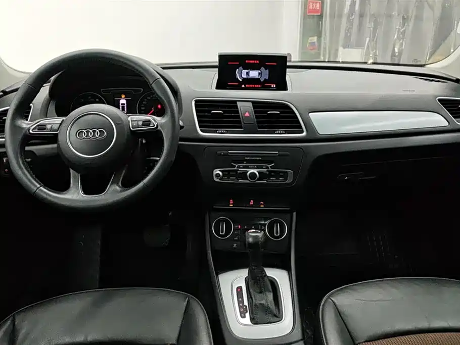 Audi Q3 2017 — фото 12