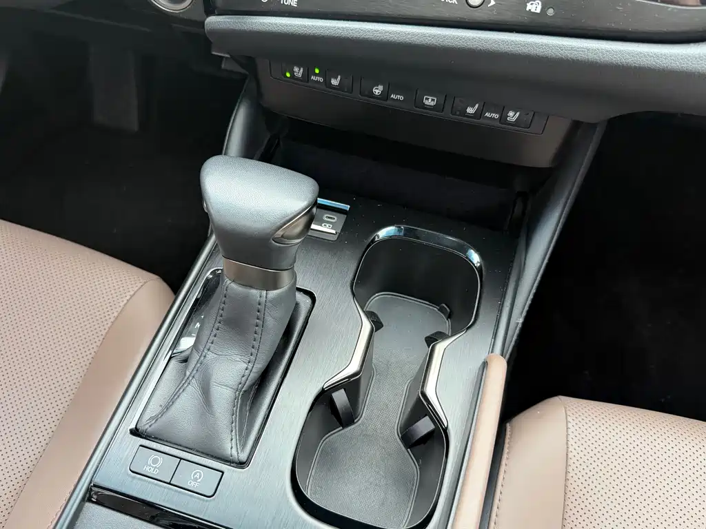 Lexus ES 2023 — фото 10