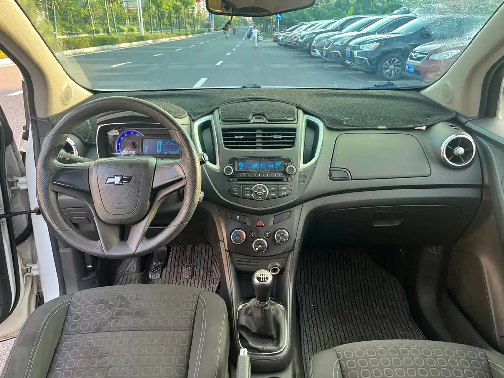 Chevrolet Trax 2015 — фото 8