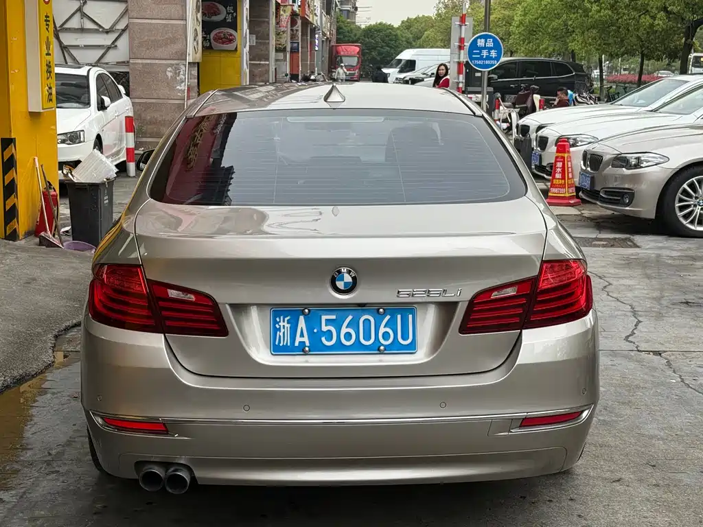 BMW 5 Series 2016 — фото 13